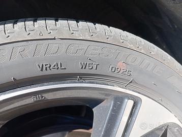 n° 4 Pneumatici Bridgestone 205/45 R17 84W