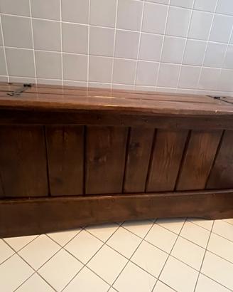 Cassapanca in legno
