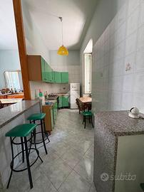 2 LOCALI A AFRAGOLA