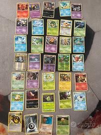 34 carte pokemon da collezione edizione 2000/2010