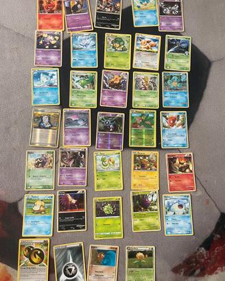 34 carte pokemon da collezione edizione 2000/2010
