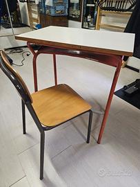 Banco da scuola con sedia vintage