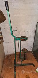 tappatrice a leva Mondial per tappi sughero 