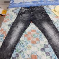 pantaloni 
