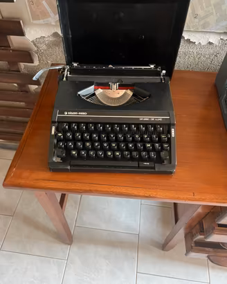 Macchina da scrivere vintage