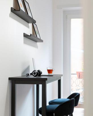 Set due sgabelli in velluto nero