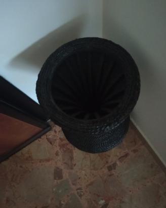 Vaso di paglia in rattan