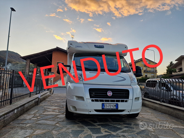 Camper semintegrale Mc Louis MC4 74g-Letto nautico