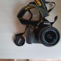 Nikon D3200 con custodia
