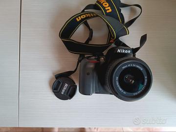 Nikon D3200 con custodia
