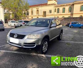 VOLKSWAGEN Touareg 3.2 V6 tiptronic
