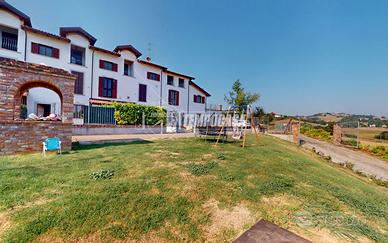 VILLA A SCHIERA A 10 MINUTI DA ALESSANDRIA!