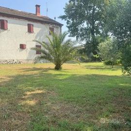 Casa singola con ampio giardino, N/350