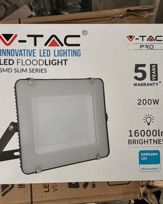 Faretto LED V-TAC PRO 200W 16000lm - Nuovo con Sca