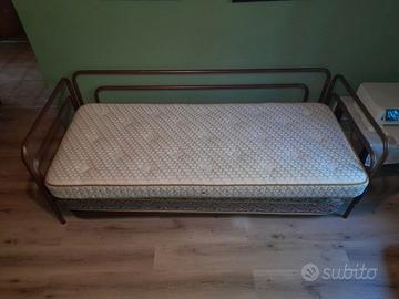 Divano Letto 2 Posti con Rete Estraibile + 2 Mater