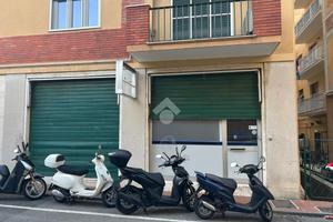 NEGOZIO A RAPALLO