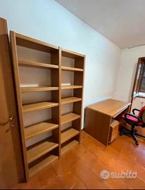 Libreria e scrivania