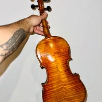 Violino Antonius Stradiuarius