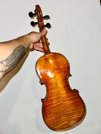 Violino Antonius Stradiuarius