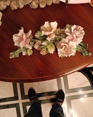 Bouquet di fiori in porcellana