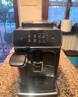 Macina Caffè "PHILIPS - SERIES 2200 LATTEGO”