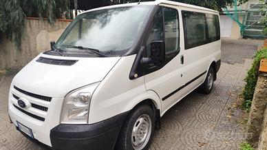 ford transit 9 posti