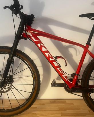 Mtb 27.5 Kross Level 9 con Lefty carbon