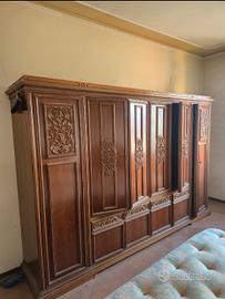 Armadio in legno massello