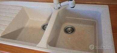 lavello doppia vasca con gocciolatoio franke