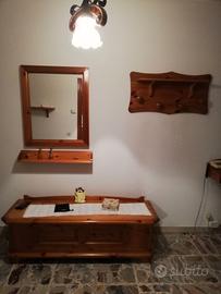 Cassapanca con specchio, appendiabiti, mensole