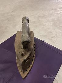 Ferro da stiro antico