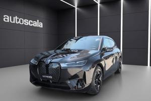 BMW iX xDrive40 Pacchetto Sportivo