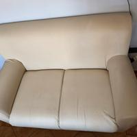 Divano beige chiaro