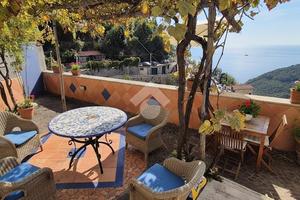 3 LOCALI A VIETRI SUL MARE