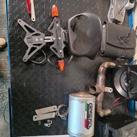 scarico e porta targa gsr 600