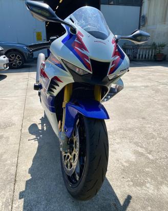 Honda CBR 1000 RR-R 30º anniversario
