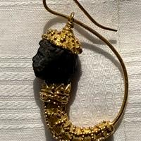 Orecchino singolo moretto etrusco oro 18 kt