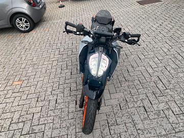 KTM DUKE 390
