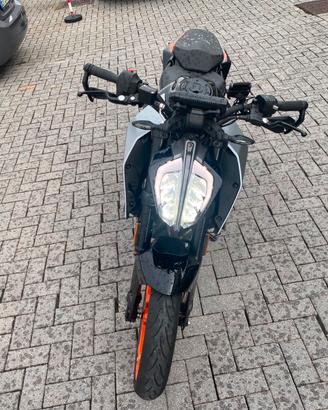 KTM DUKE 390