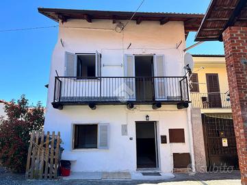 CASA SEMINDIPENDENTE A VAUDA CANAVESE