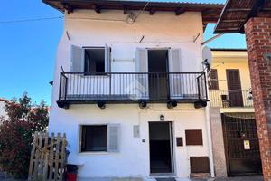 CASA SEMINDIPENDENTE A VAUDA CANAVESE