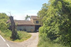 A pochi km da Parma, casa colonica con fienile