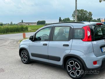 Fiat Panda 1.0 sport hibrid city life
