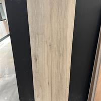 STOCK PIASTRELLE EFFETTO LEGNO TVRKERVRW NATURAL