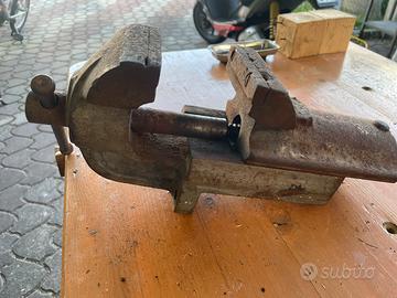 Vecchia morsa da banco