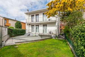 VILLA INDIPENDENTE RISTRUTTURATA