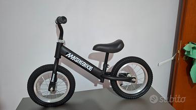 Bicicletta Nera senza pedali (bambini)