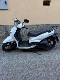 Scooter Peugeot 125