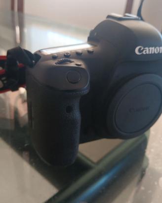 Canon 5D Mark IV