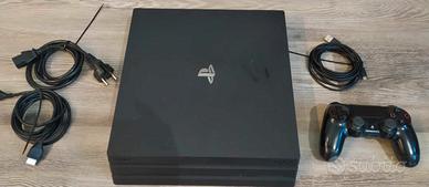 PlayStation 4 pro 1 tb usata + gioco
